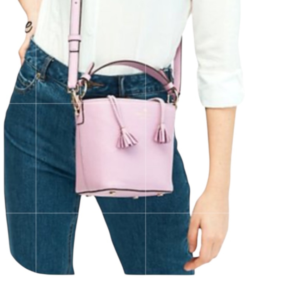 Kate Spade New York
HAYES BUCKET BAG